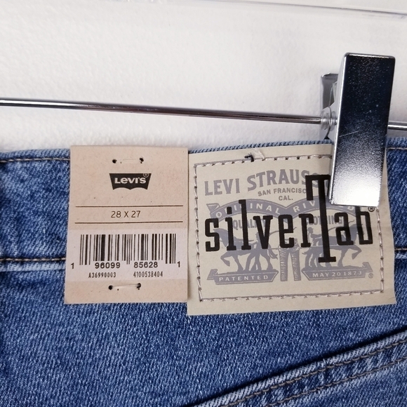 Levi's SilverTab A36990003 High-Waisted Mom Jean NWT - Picture 5 of 9